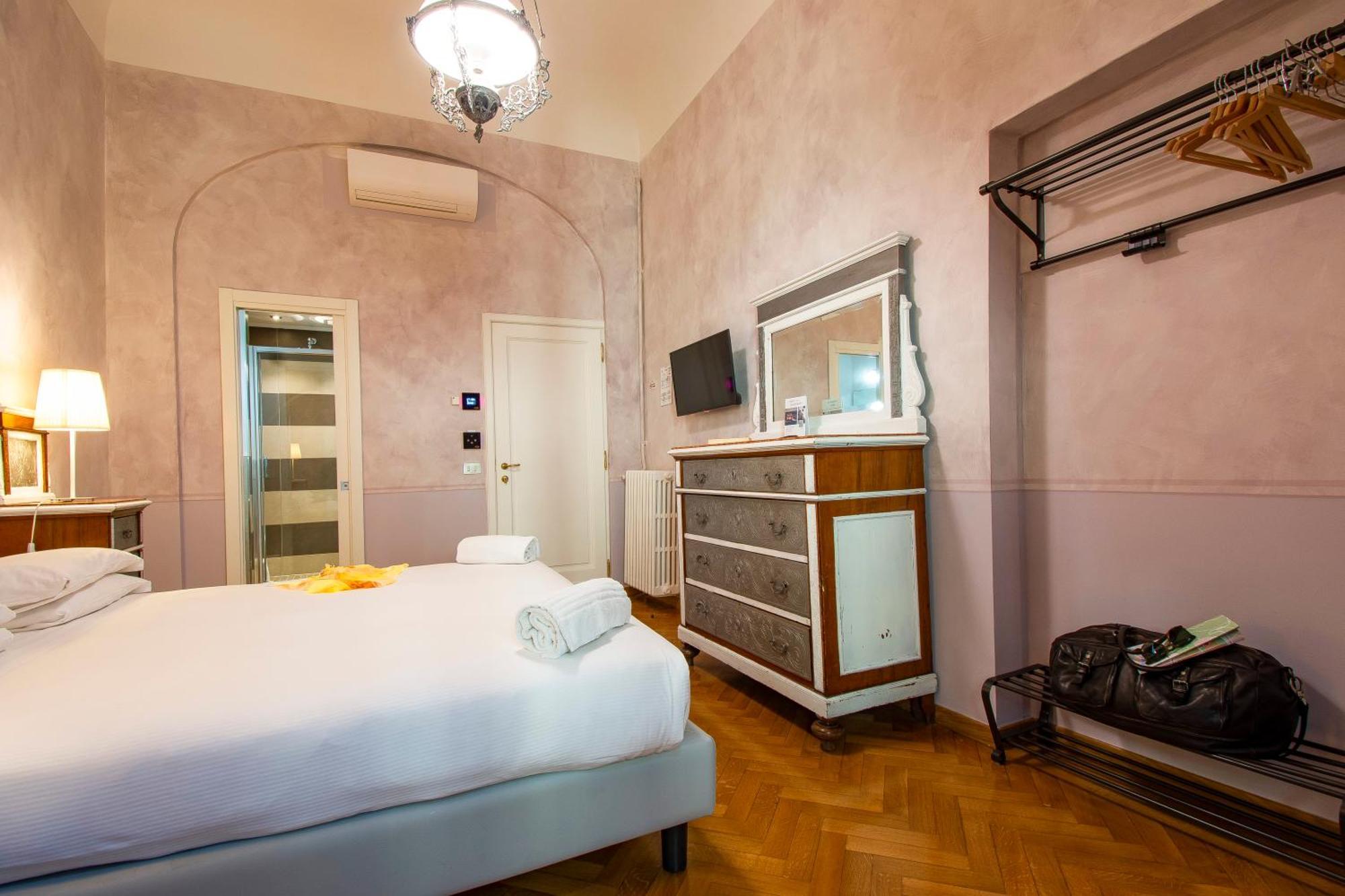 N4U Guest House Florence Ngoại thất bức ảnh